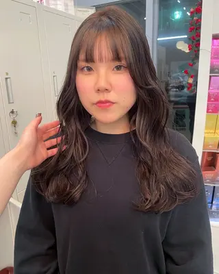 ロング カラー ナカノユウ/本厚木/ レイヤーカットのヘアスタイル