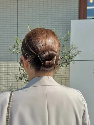 ミディアム ヘアアレンジ ·.⟡ 福田 彩乃 透明感カラー🪄🩵のヘアスタイル