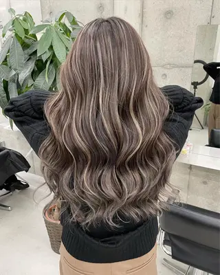 セミロング 手島 カミラのヘアスタイル
