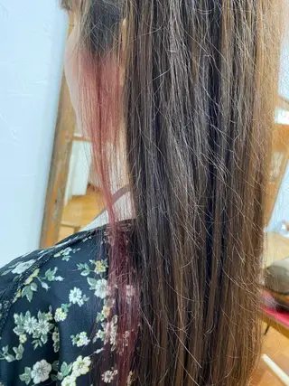 ロング カラー 安澤 彩奈のヘアスタイル