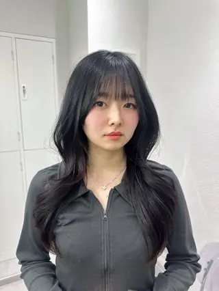 ロング 韓国レイヤー透明感 カラーヨウスケのヘアスタイル