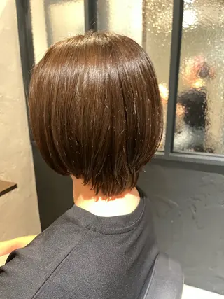 ショート カラー 小島 智子のヘアスタイル