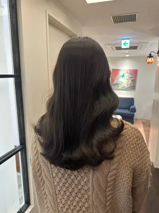 ロング カラー 安丸 結夏のヘアスタイル