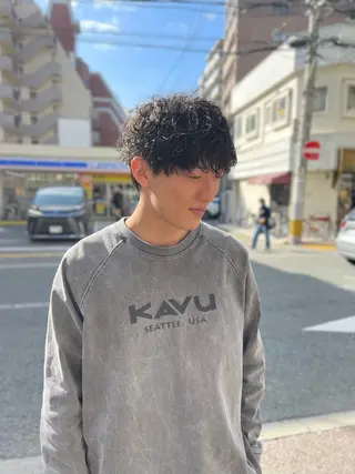 パーマ メンズ 顔まわりレイヤー デザインカットのヘアスタイル