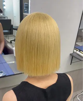 ショート カラー gisel エリナのヘアスタイル