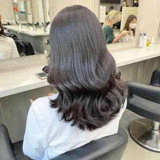 ミディアム カラー パーマ ヘアアレンジ メンズ キッズ ネイル マツエク・マツパ アイブロウ 🦋韓国レイヤー｜ 透明感グレージュ🦋のヘアスタイル