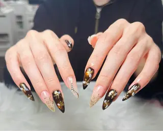 ネイル AURA NAIL 上前津のネイルデザイン