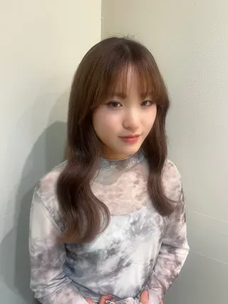 ロング The B/ オガワラナのヘアスタイル