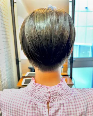 ショート カラー 伊藤 さやかのヘアスタイル