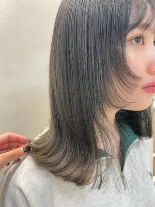 ミディアム 表参道ミディアム レイヤー山岸季生のヘアスタイル