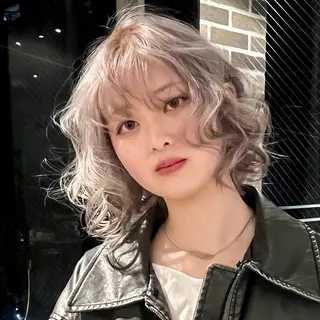 カラー ウルフ/レイヤー/ ブリーチカラーのヘアスタイル