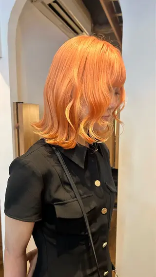 ミディアム nacoハイトーン ベージュ🤍のヘアスタイル
