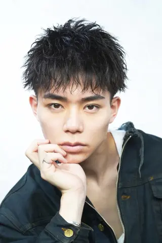 ショート パーマ メンズ YUTA短髪特化 フェザーパーマのヘアスタイル