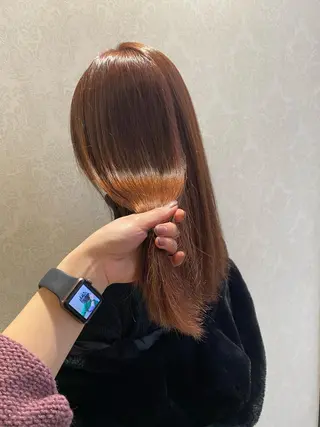 セミロング カラー デザインカラー✨新倉 佑奈のヘアスタイル