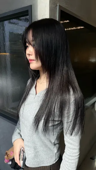 ロング 佐伯 和佳のヘアスタイル