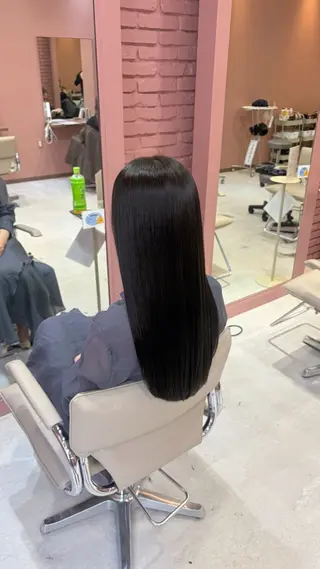 ロング カラー 聖菜/ hina /レイヤー/艶カラーのヘアスタイル