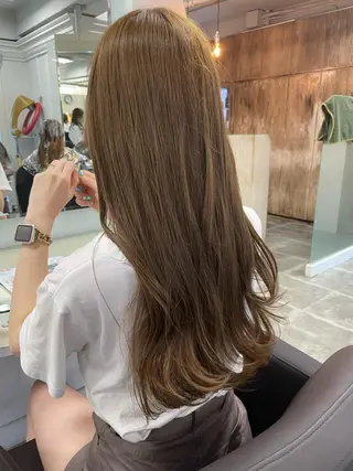 ロング カラー 平 ちひろのヘアスタイル