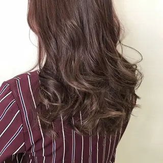 ロング カラー オリーブ/アッシュ やわらか透明感カラーのヘアスタイル