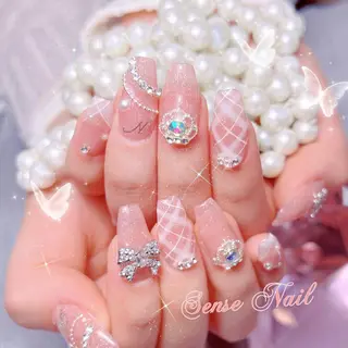 ネイル 🦋 Queenieのネイルデザイン