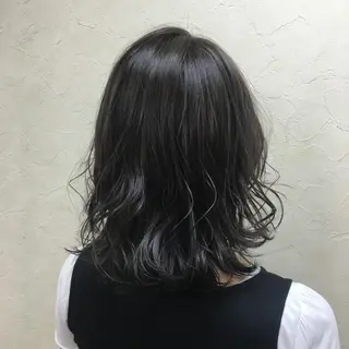 ミディアム 山口 栞奈のヘアスタイル