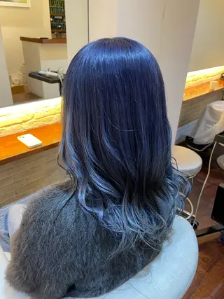 ミディアム カラー CoCooN Hiromiのヘアスタイル