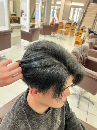 カラー メンズ 郡山駅前メンズ特化 岩﨑大翼のヘアスタイル