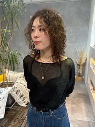 ミディアム 大人上品特化 レイヤー🇺🇸山村のヘアスタイル
