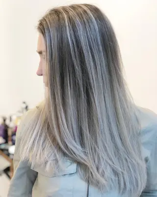 ロング カラー ハイトーン×髪質改善 KENTAのヘアスタイル