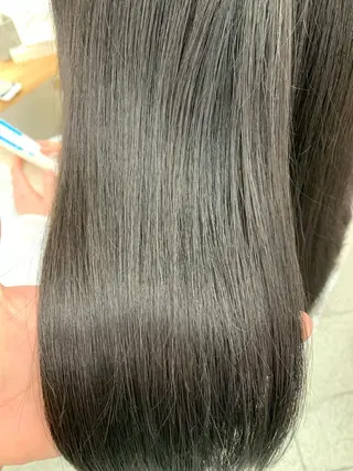 セミロング 凪の 旅先のヘアスタイル