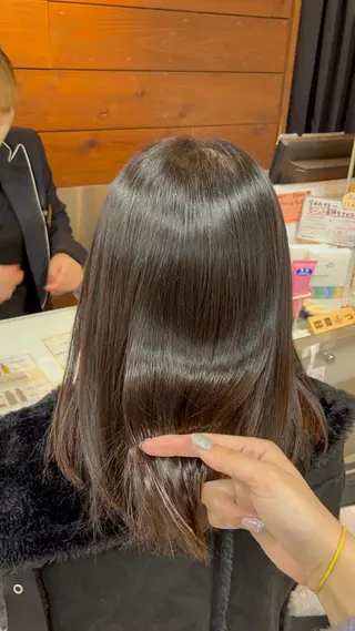 ミディアム ヘアアレンジ インナー×縮毛矯正 ピンクカラー澤井里菜のヘアスタイル