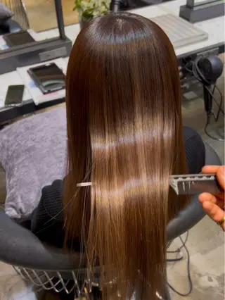 セミロング 縮毛矯正・似合わせ タナカ レイヤのヘアスタイル