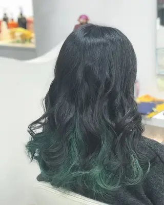 ロング カラー 岩谷/ブリーチ 🪽透明感カラーのヘアスタイル