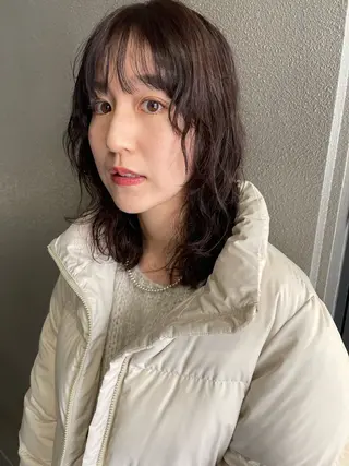 ミディアム カラー パーマ 💓パーマ，💗 レイヤーカットのヘアスタイル