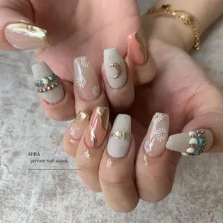 ネイル AERA nail shino🐱⸝꙳のネイルデザイン
