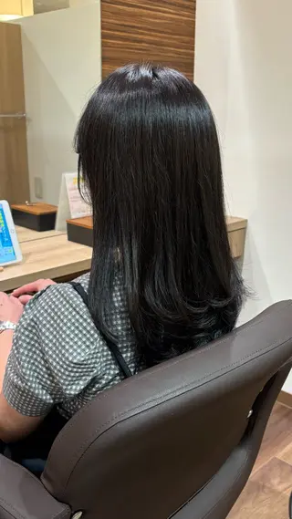 セミロング カラー 飯塚 優希のヘアスタイル