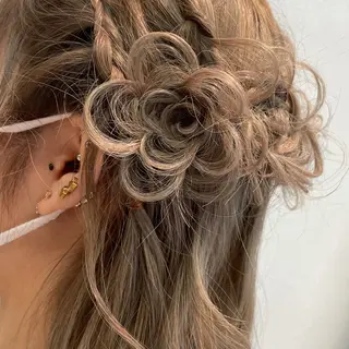 セミロング ヘアアレンジ これた🧸ヘアメ職人 ♡髪質改善♡カラーのヘアスタイル