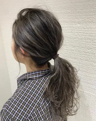 セミロング カラー 白髪ぼかしハイライト 茗荷谷駅徒歩2分のヘアスタイル