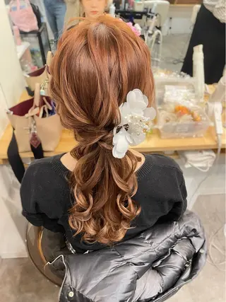 ヘアアレンジ 楢本 彩耶のネイルデザイン
