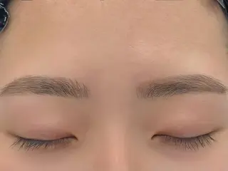 アイブロウ HEXA AMIの眉毛・アイブロウイメージ