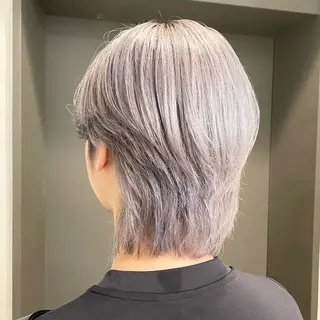 カラー オザキクウガ/ ブリーチ/髪質改善のヘアスタイル