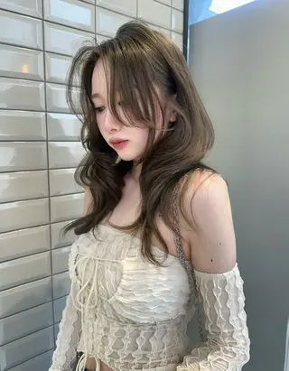 セミロング votan lilleyのヘアスタイル