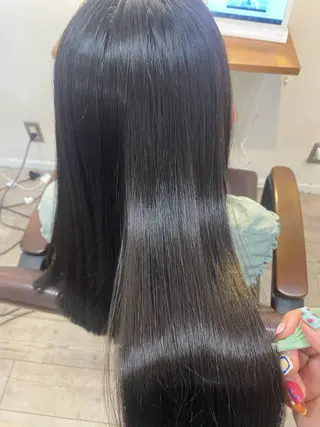 ロング 松井 優佳のヘアスタイル