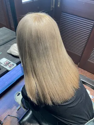 セミロング N°Elune RINNAのヘアスタイル