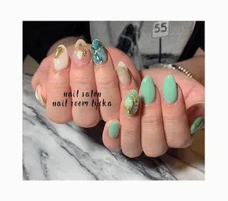 ネイル ﾈｲﾙﾙｰﾑﾘｯｶ 𝐦𝐚𝐲𝐮のネイルデザイン