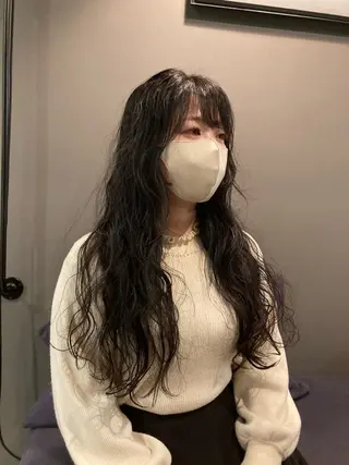 ロング パーマ MAKI渋谷 【カットモデル募集】のヘアスタイル