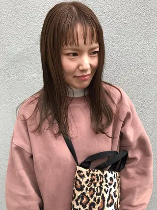 セミロング さの あやねのヘアスタイル