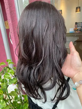 セミロング カラー デザインカラー✨新倉 佑奈のヘアスタイル