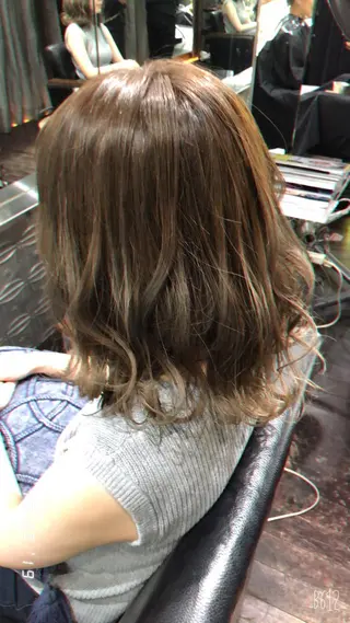 セミロング カラー 艶髪✴︎髪質改善 VERONIQUEのヘアスタイル