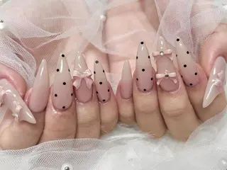 ネイル Roi〈ロア〉 Yunaのネイルデザイン
