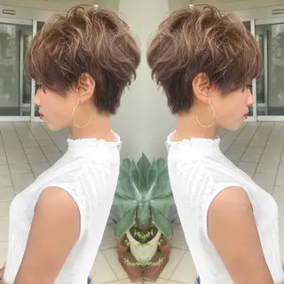 ショート カラー grand juteのヘアスタイル